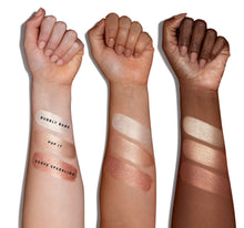 Load image into Gallery viewer, COCA-COLA X MORPHE GLOWING PLACES LOOSE HIGHLIGHTER - BUBBLY BABE